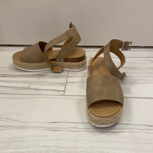 Soda espidrille style sandal